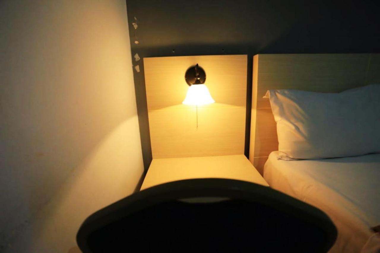 Urbanview Hotel Mulia Indah Palopo 외부 사진