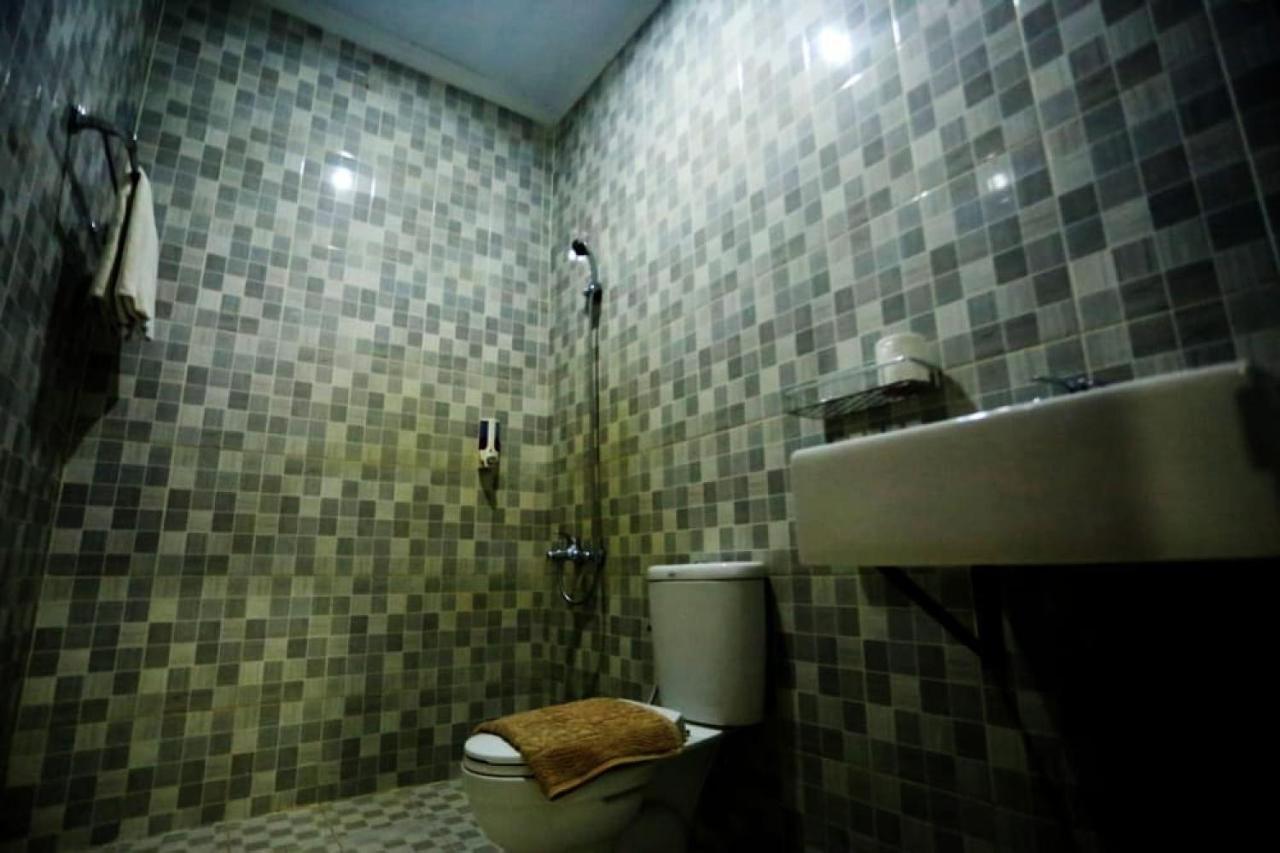 Urbanview Hotel Mulia Indah Palopo 외부 사진