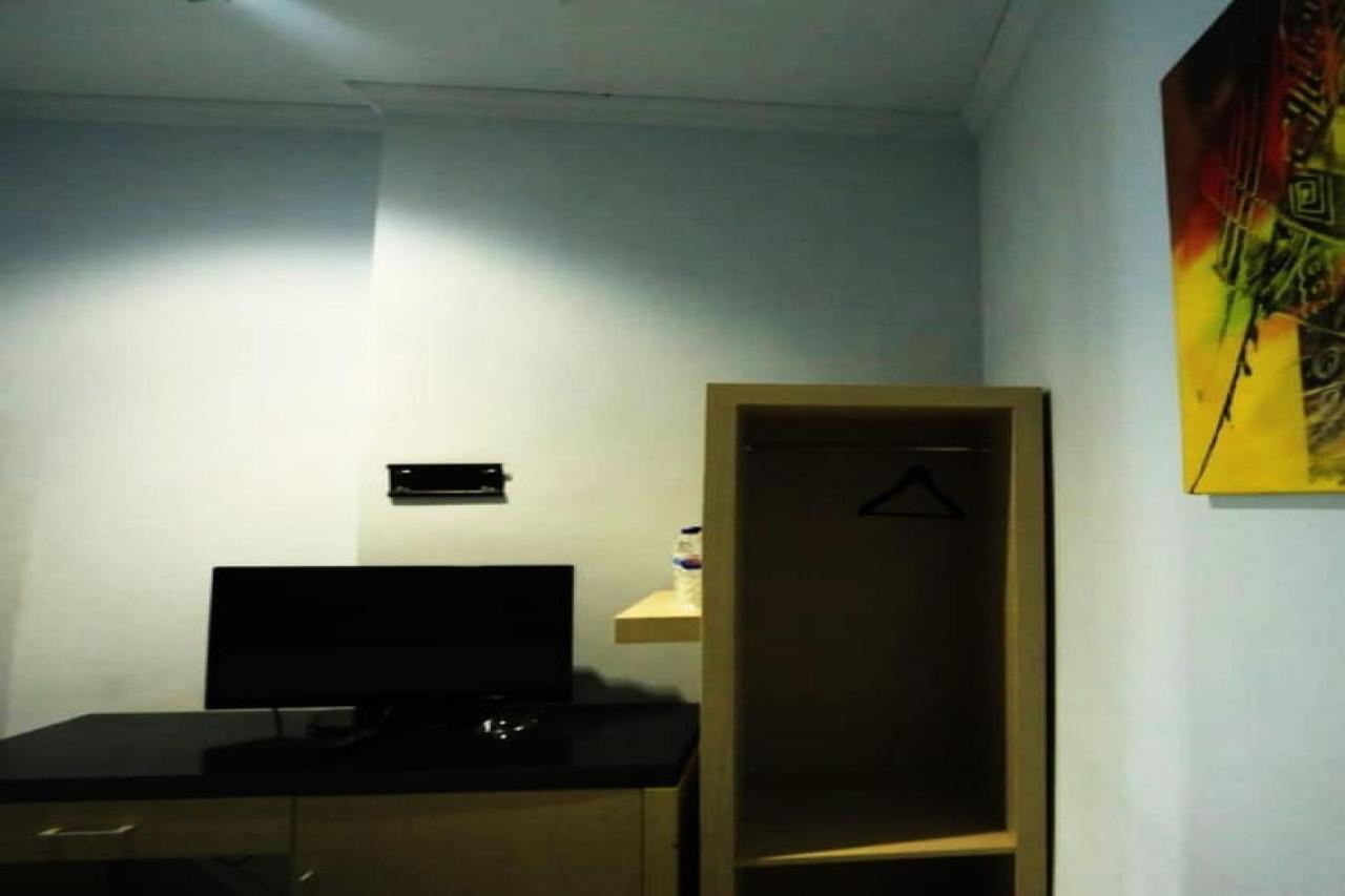 Urbanview Hotel Mulia Indah Palopo 외부 사진