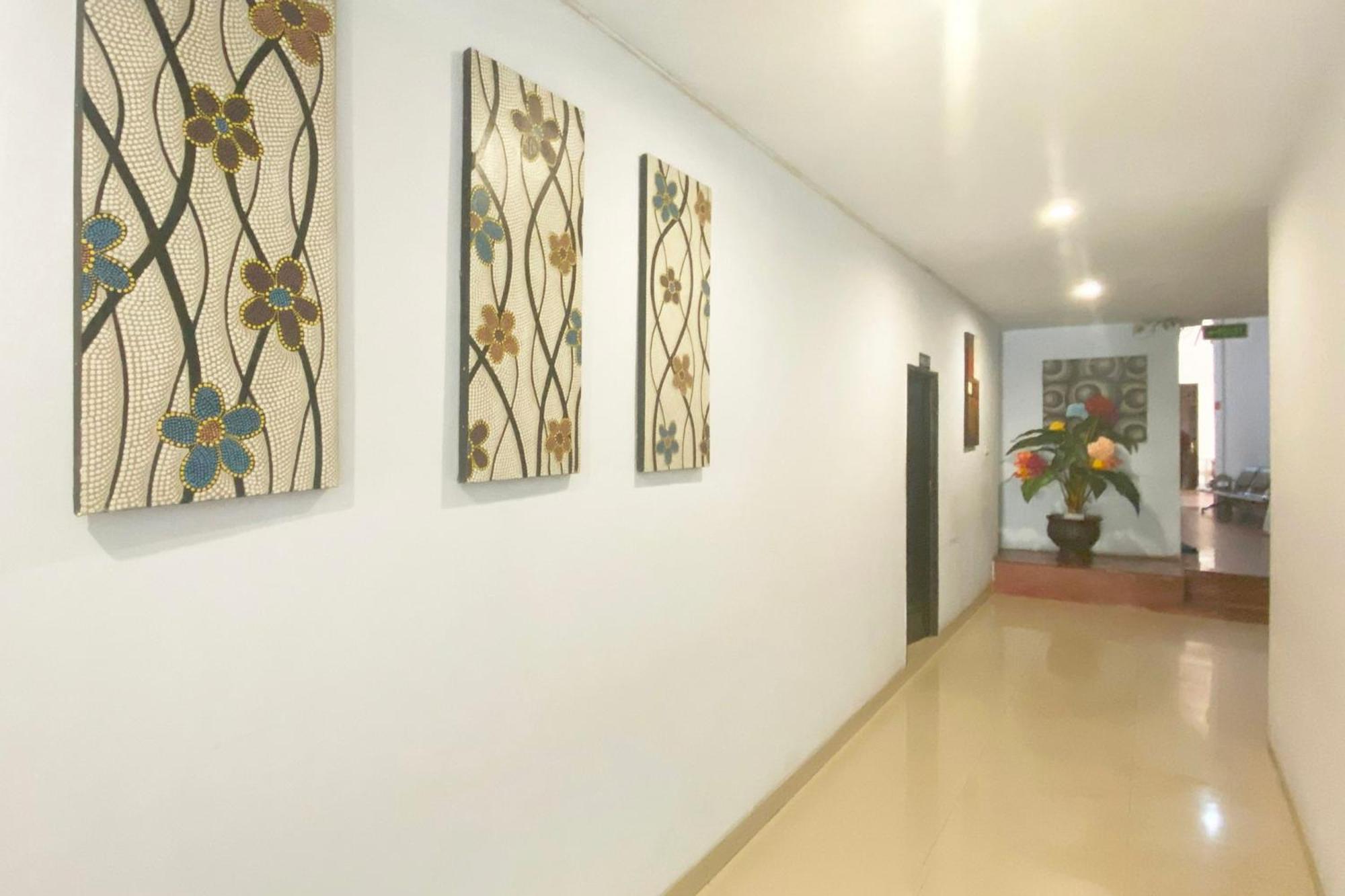 Urbanview Hotel Mulia Indah Palopo 외부 사진
